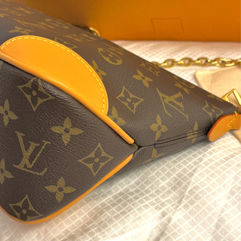 「全新現貨」LV Boulogne PM牛角包 型號：M45832 尺寸：26 x 16 x 9.5-4