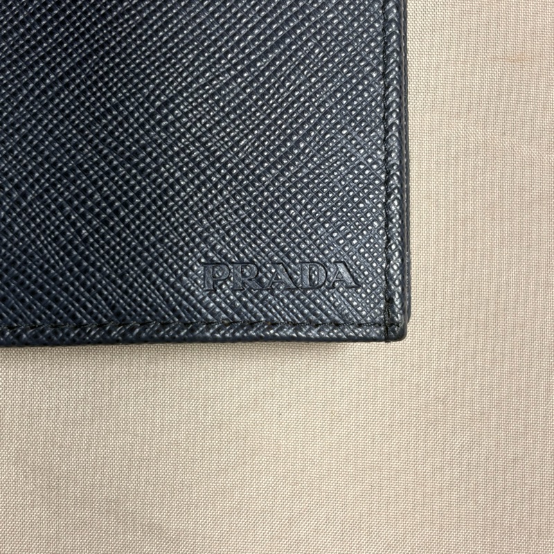 ✨近新美品 Prada 普拉達 素面深藍對開13卡零錢袋長夾-1