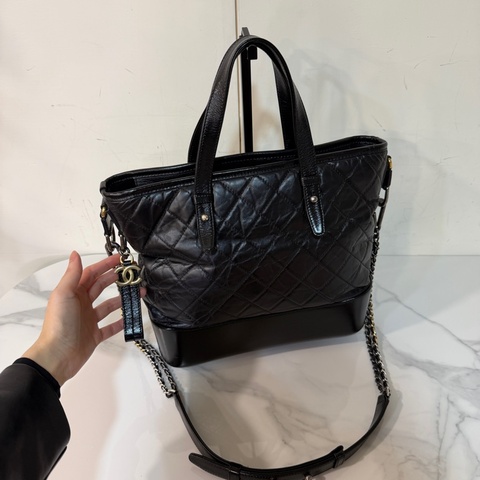 全新全配❤️ 香奈兒 #黑金 #流浪包 #油蠟皮 #托特包