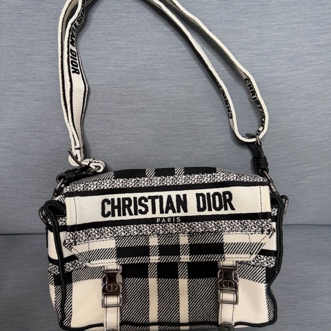 Dior 小郵差包 配 刺繡背帶