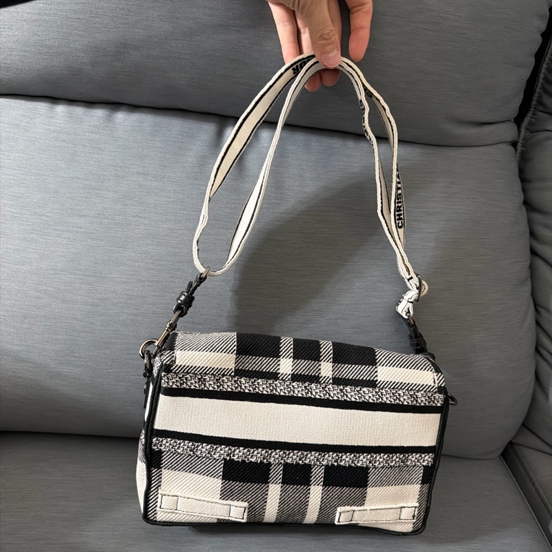 Dior 小郵差包 配 刺繡背帶-7
