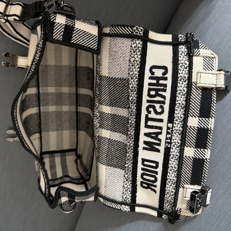 Dior 小郵差包 配 刺繡背帶-9