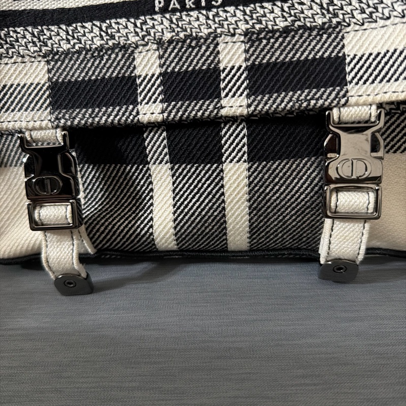 Dior 小郵差包 配 刺繡背帶-10