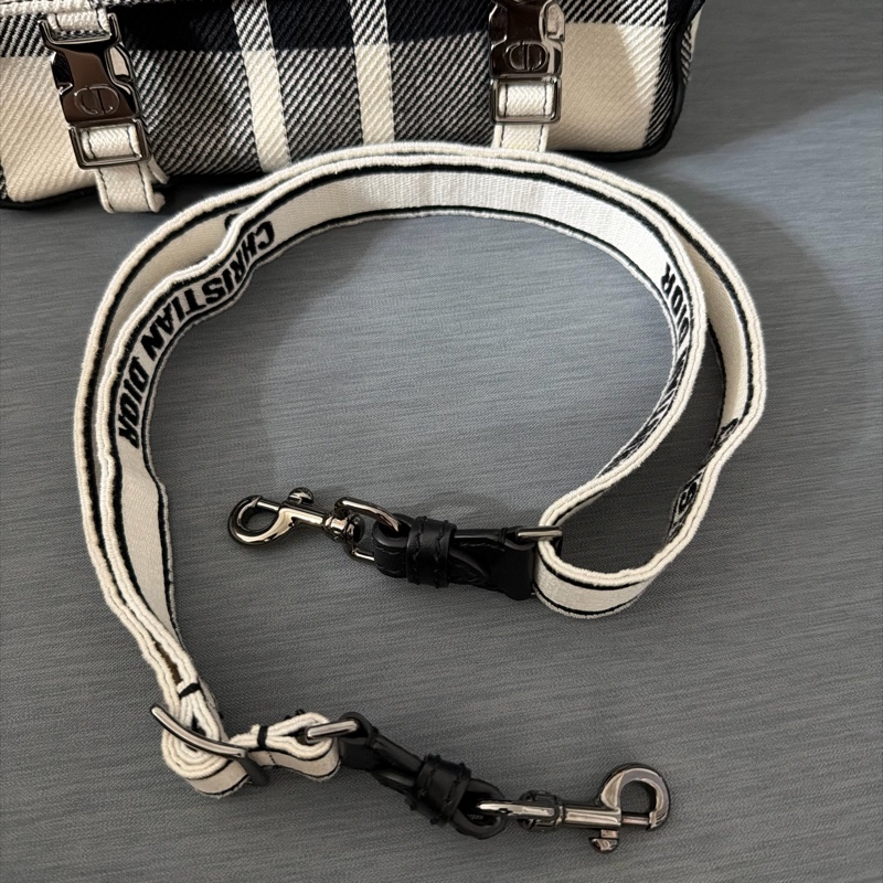 Dior 小郵差包 配 刺繡背帶-11