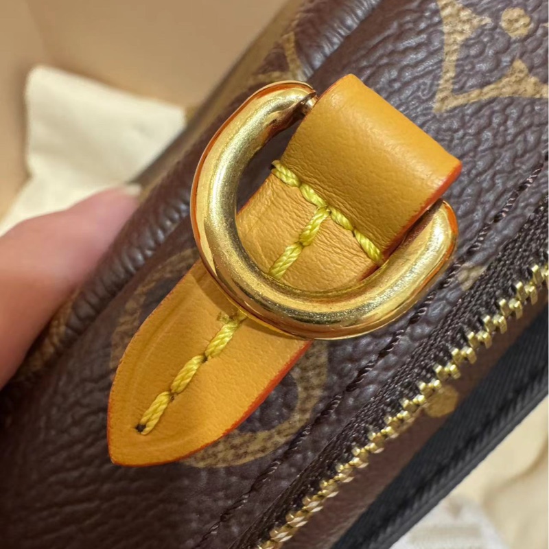 ✨Lv x nigo 聯名款 手機包 有兩層 簡單出門夠裝 98新🤎-8