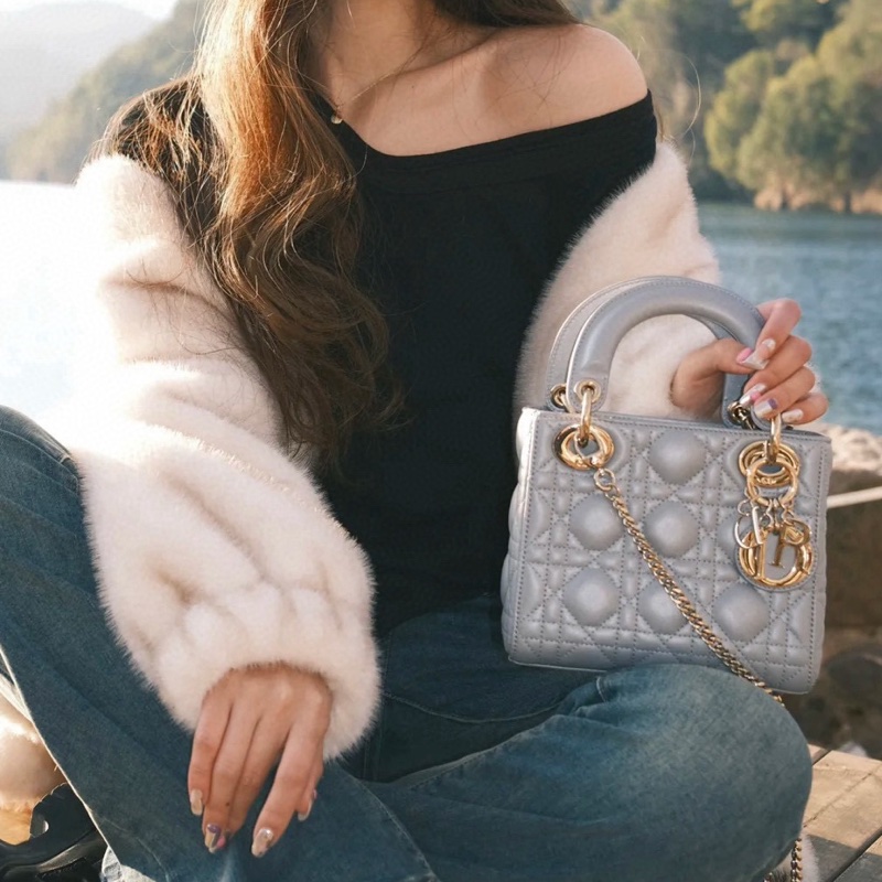 ✨Dior 灰金3格戴妃 99新 局部有膜 質感飽滿 氣質溫婉🩶-0