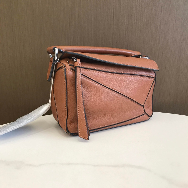 LOEWE羅意威 mini puzzle 幾何包 最美焦糖色 尺寸：18x12cm-1