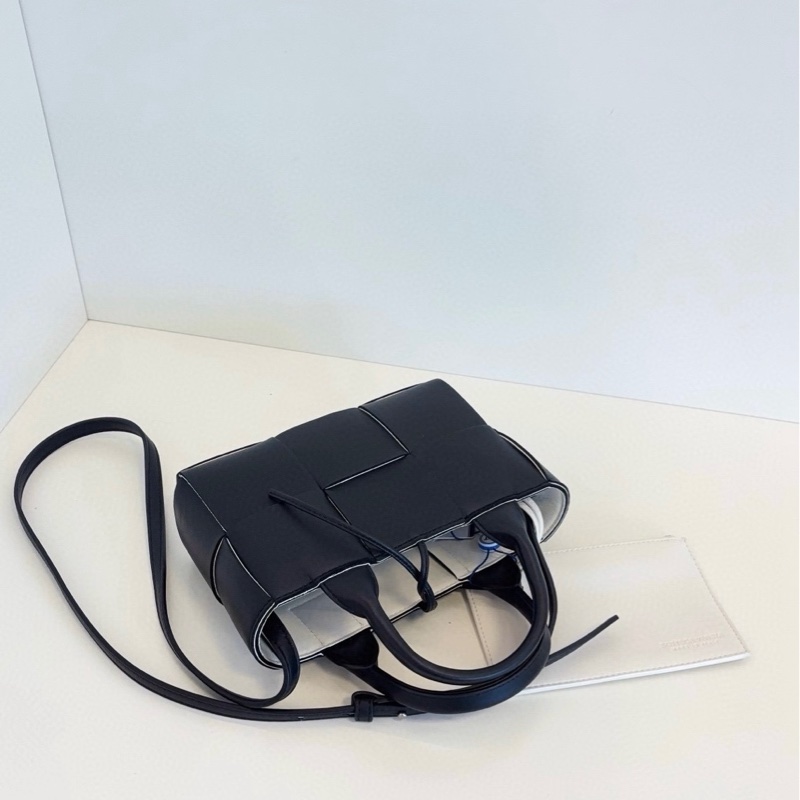 BV葆蝶家 Arco mini tote黑白熊貓新款-4