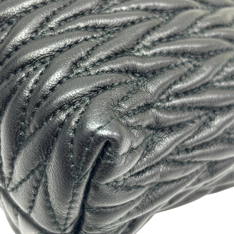 黑色 羊皮 Miu Spirit Matelasse Mini 肩背包【MIU MIU 繆繆】 5NE844-9