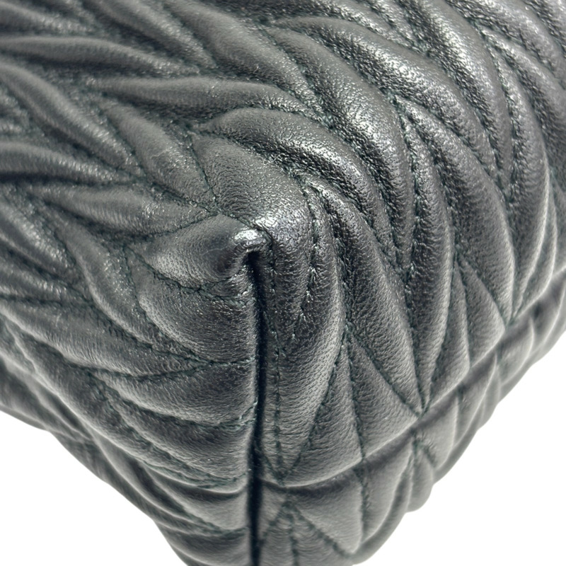 黑色 羊皮 Miu Spirit Matelasse Mini 肩背包【MIU MIU 繆繆】 5NE844-10