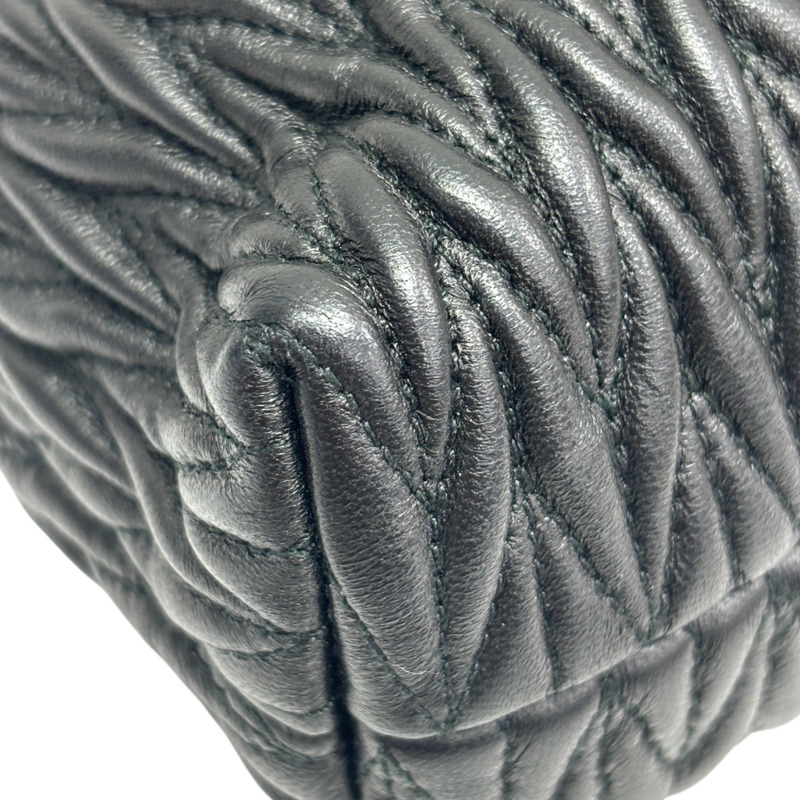 黑色 羊皮 Miu Spirit Matelasse Mini 肩背包【MIU MIU 繆繆】 5NE844-12