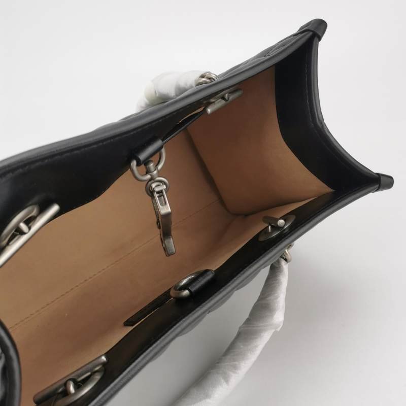 Gucci GGMarmont小号牛皮纯色绗缝双G标志单肩包-6