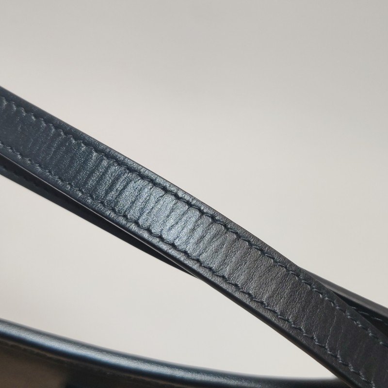 Gucci GGMarmont小号牛皮纯色绗缝双G标志单肩包-8