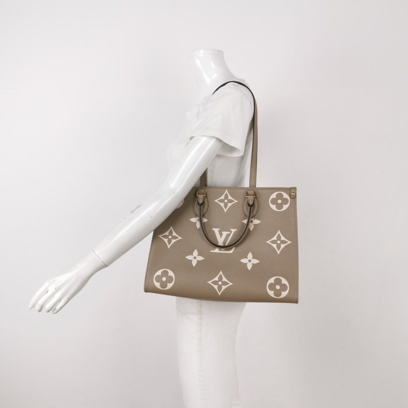 Louis Vuitton(LV)Onthego中型牛皮老花壓花單肩包晶片款-1