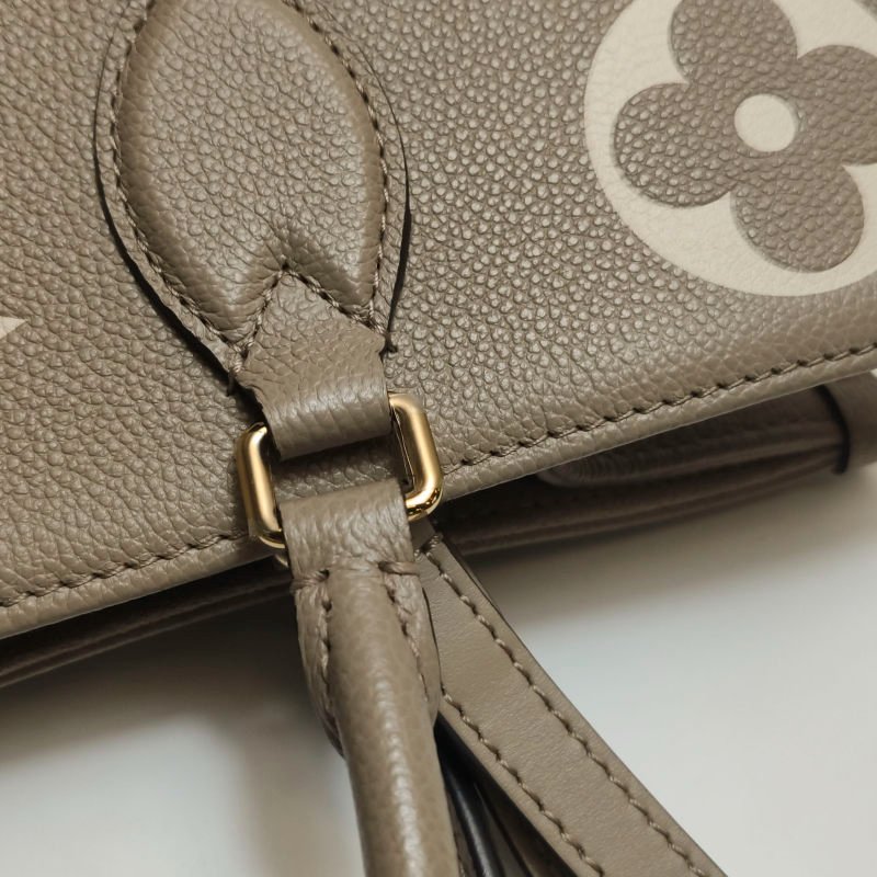 Louis Vuitton(LV)Onthego中型牛皮老花壓花單肩包晶片款-10