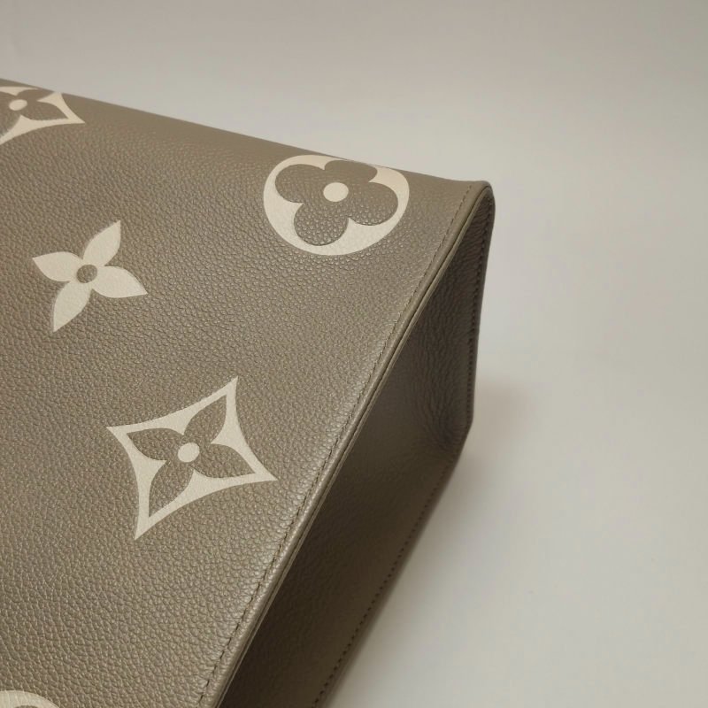 Louis Vuitton(LV)Onthego中型牛皮老花壓花單肩包晶片款-13