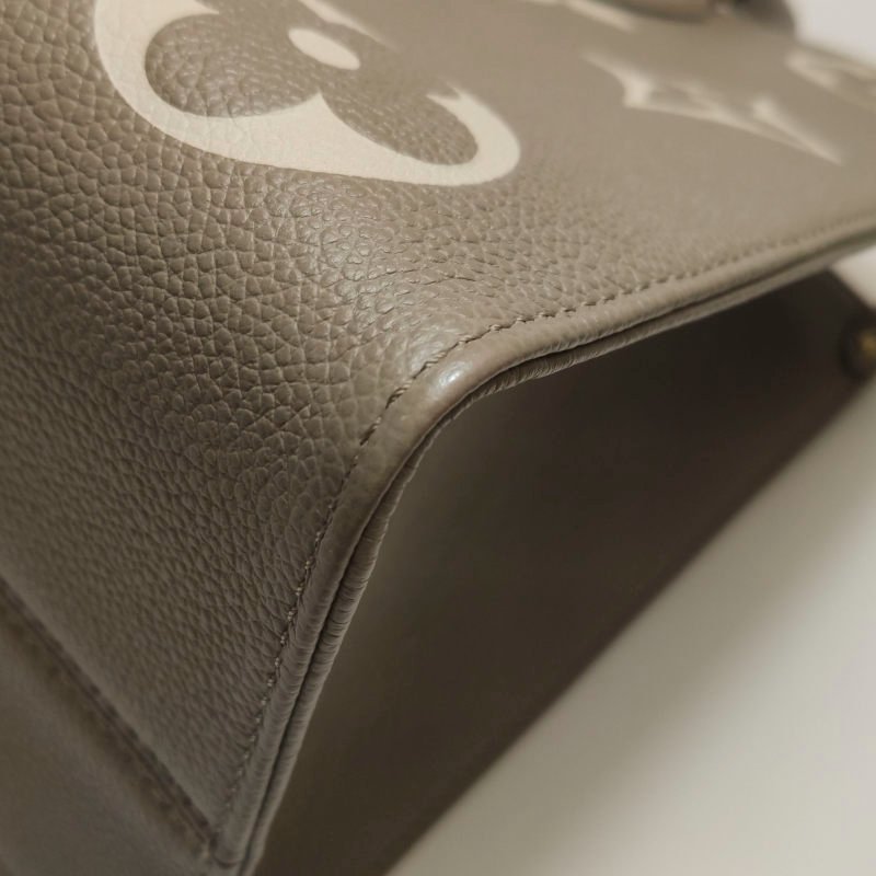 Louis Vuitton(LV)Onthego中型牛皮老花壓花單肩包晶片款-15