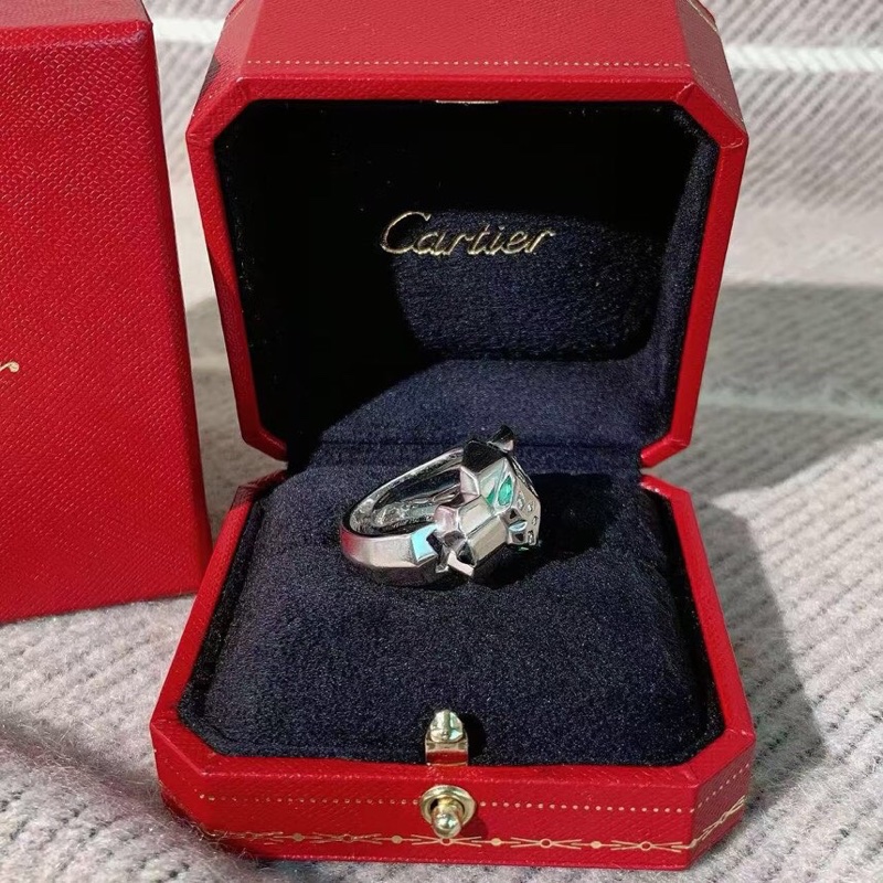 Cartier 卡地亞 panthers 獵豹戒指，腦袋滿天星喔，停產絕版了，尺寸 54 號，2006 年購入-1