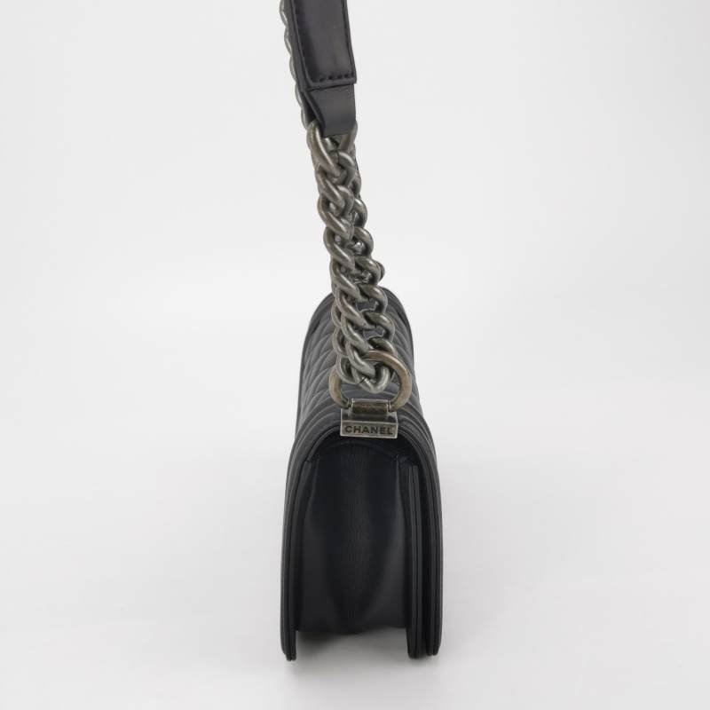 ChanelLeboy經典款小號牛皮菱格絎縫方形雙C鎖扣單肩包-3