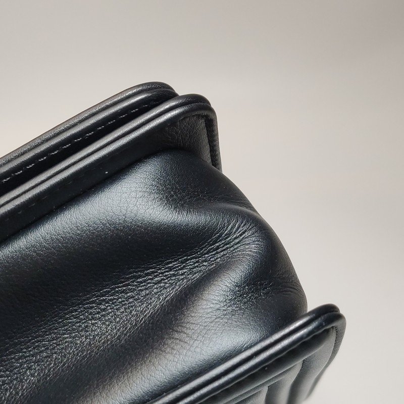 ChanelLeboy經典款小號牛皮菱格絎縫方形雙C鎖扣單肩包-20