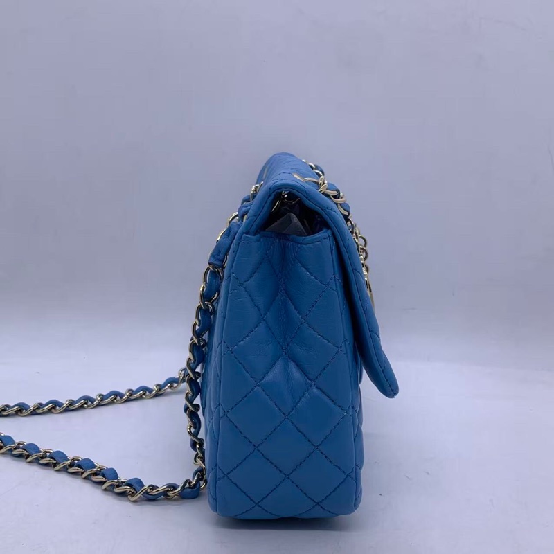 二手Chanel CF經典款 情人節限量款藍色斜挎包，背面邊角局部護理，鐳射 12 開-8