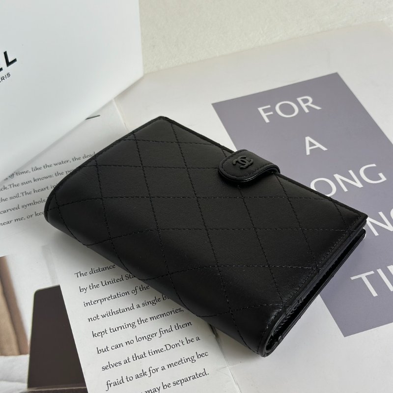 CHANEL 25C雙折護照夾中型錢包 - So black-1
