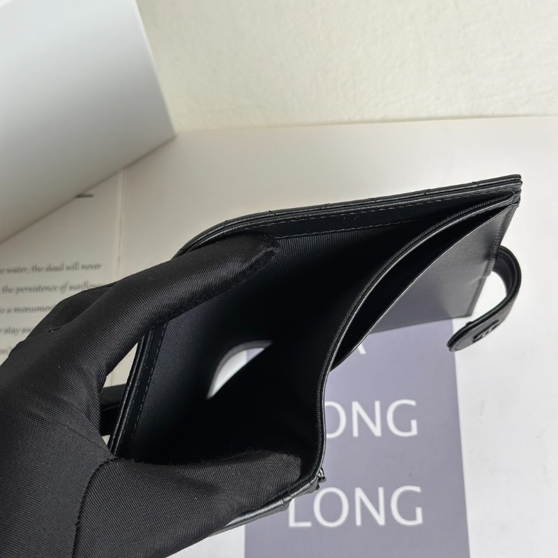 CHANEL 25C雙折護照夾中型錢包 - So black-5