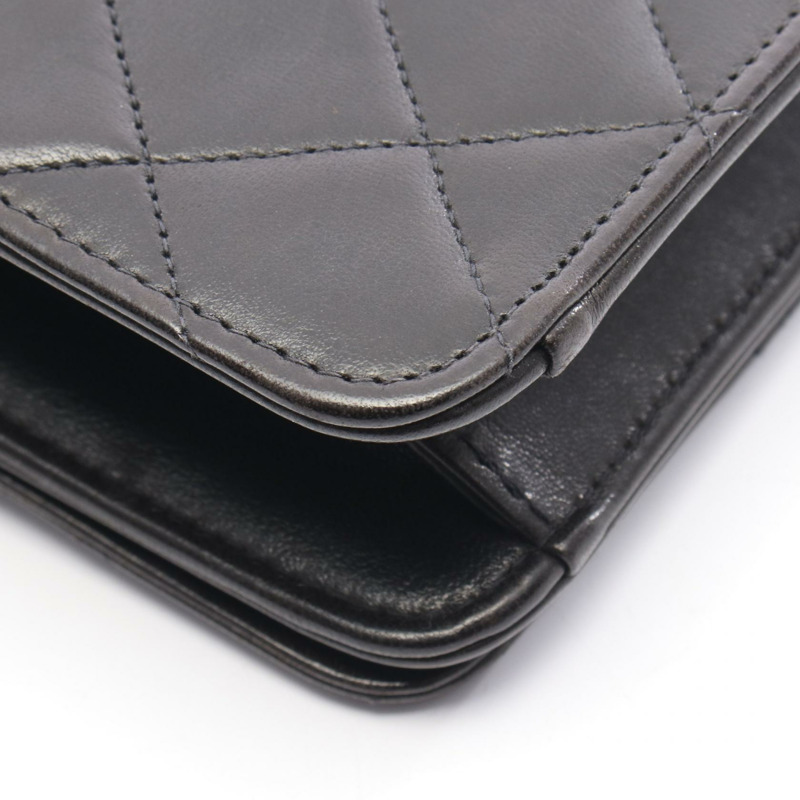 香奈兒迷你絎縫全蓋鏈肩背包，黑色皮革，金色五金，二手 CC-7