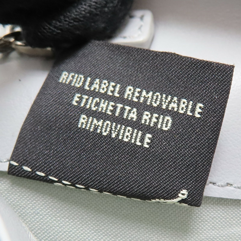 灰色 牛皮 Baguette 小怪獸 鍊帶 扣式長夾【FENDI 芬迪】 8M0365-9