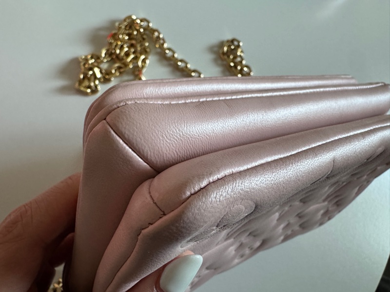 98新 lv 絕版2021 粉色壓紋兩段式鏈子包！-1