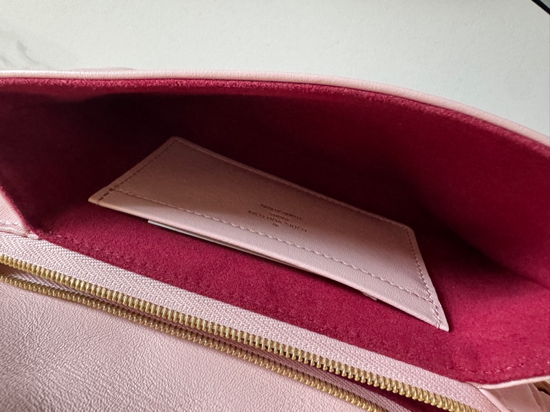 98新 lv 絕版2021 粉色壓紋兩段式鏈子包！-4