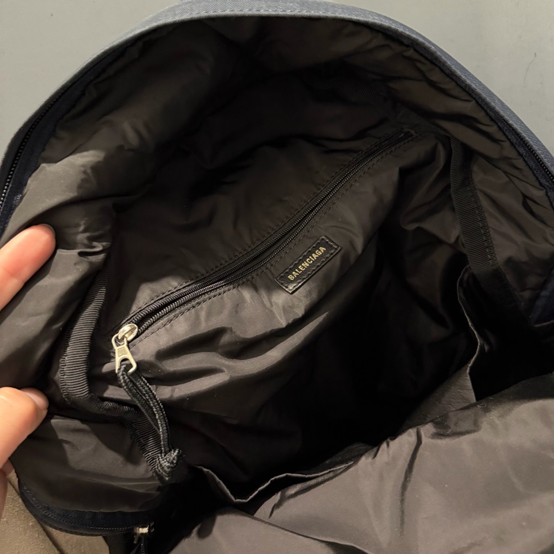 Balenciaga 巴黎世家電繡字母後背包 深藍-9