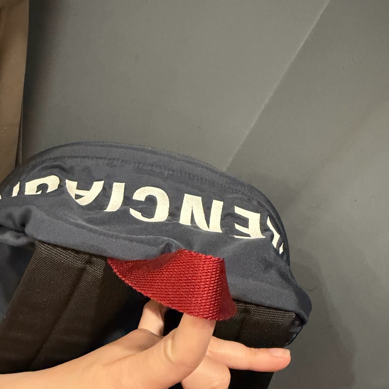 Balenciaga 巴黎世家電繡字母後背包 深藍-18