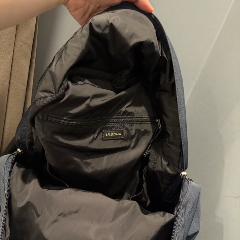 Balenciaga 巴黎世家電繡字母後背包 深藍-32