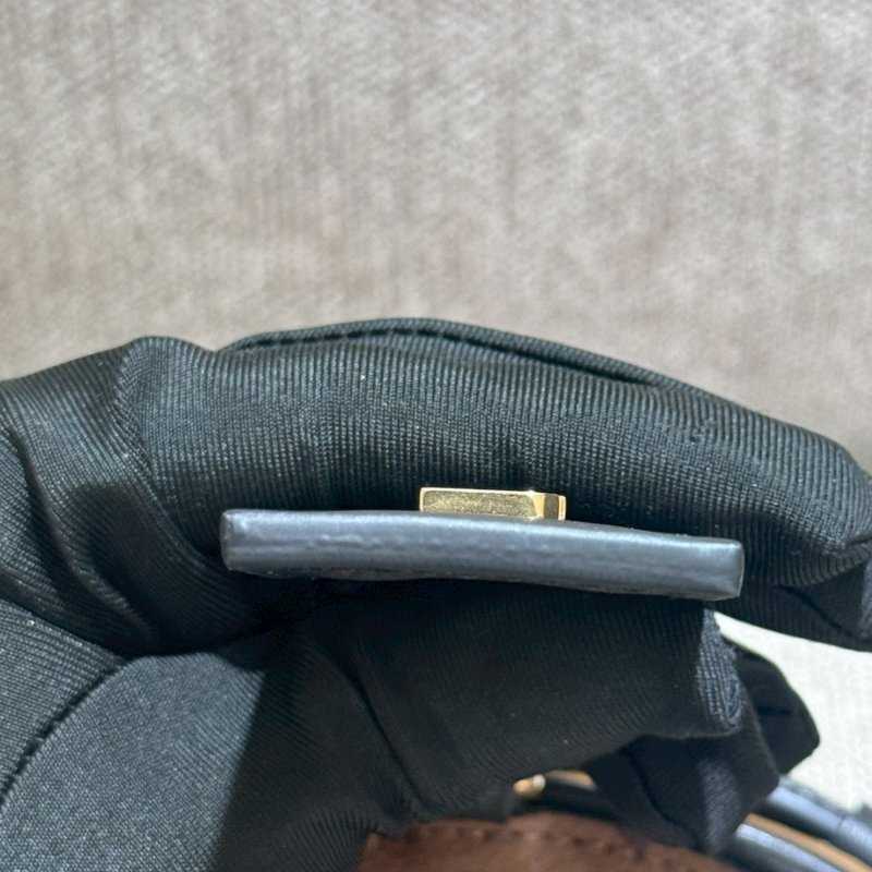 LV 小圓餅盒包（晶片款）-19