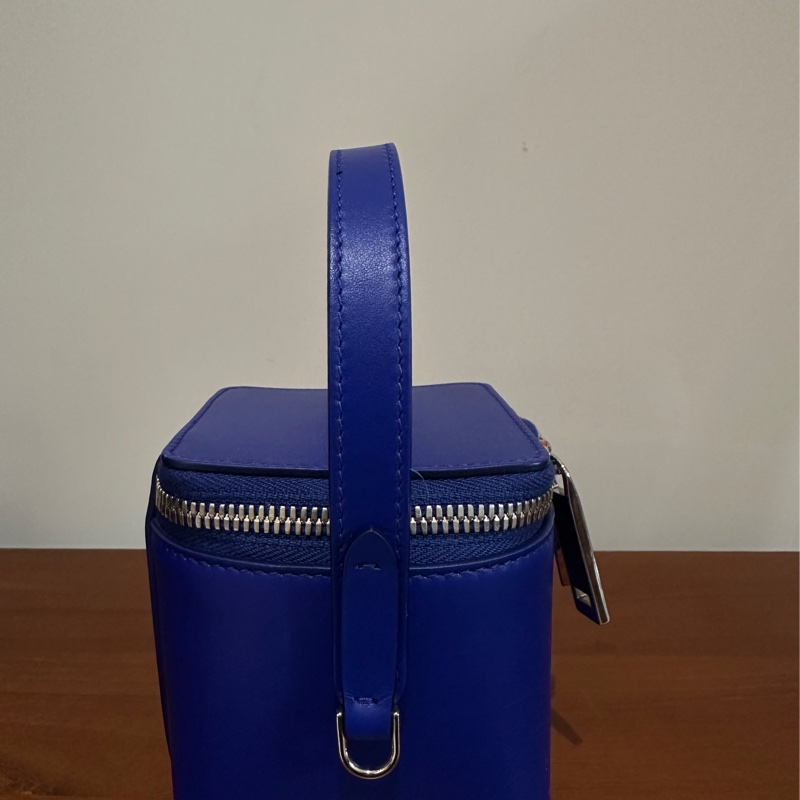 Ferragamo-3
