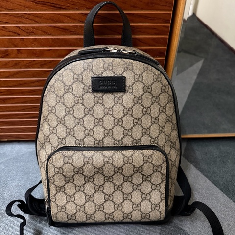 Gucci Supreme 經典雙G印花拼接輕便後背包