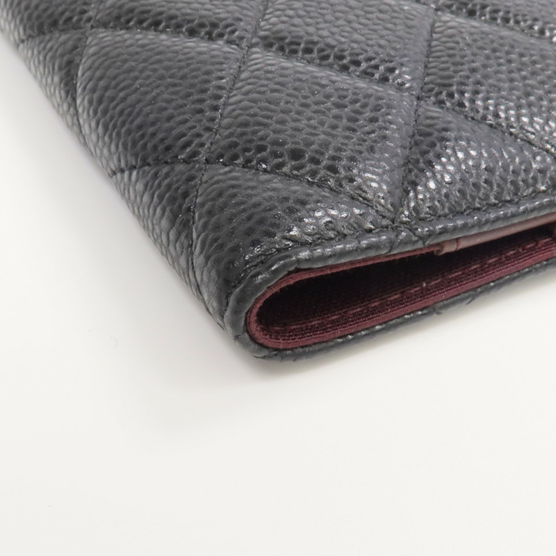 CHANEL 牛皮皮革Passport Holder金扣護照套-9