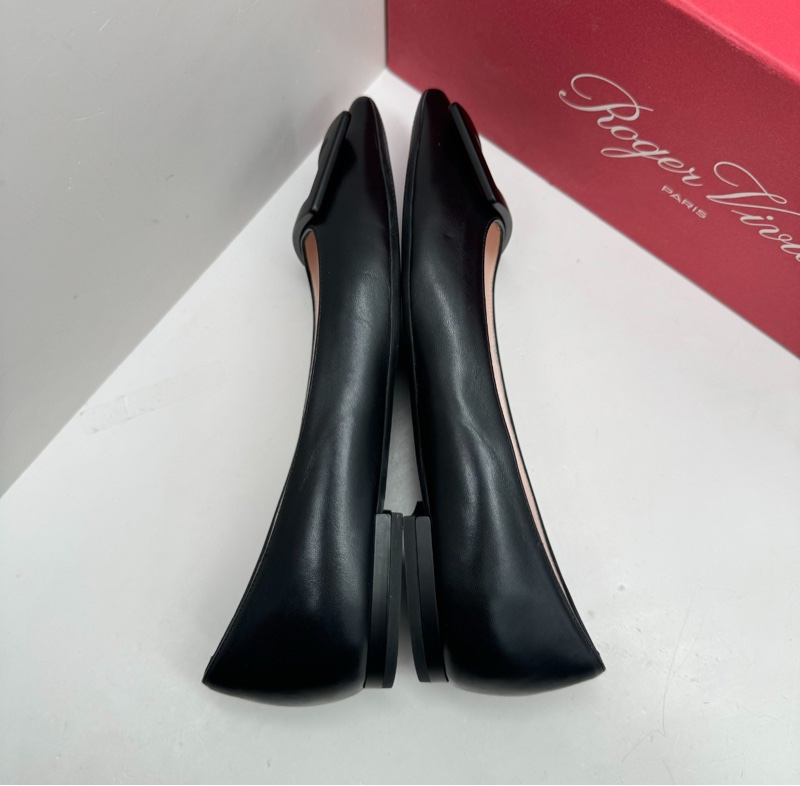 【98新✨黃金36碼🤩】Roger Vivier/RV Trompette黑色尖頭方扣平底鞋-4