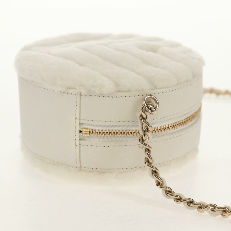 【日本直送】香奈兒 V 字縫線鏈條肩背包,羊毛白,金色雙 C 標誌,貨號 148461AM-4