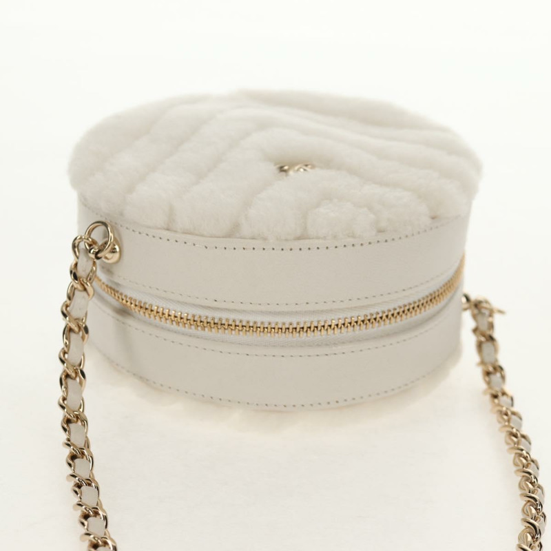 【日本直送】香奈兒 V 字縫線鏈條肩背包,羊毛白,金色雙 C 標誌,貨號 148461AM-5