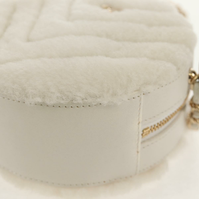 【日本直送】香奈兒 V 字縫線鏈條肩背包,羊毛白,金色雙 C 標誌,貨號 148461AM-11