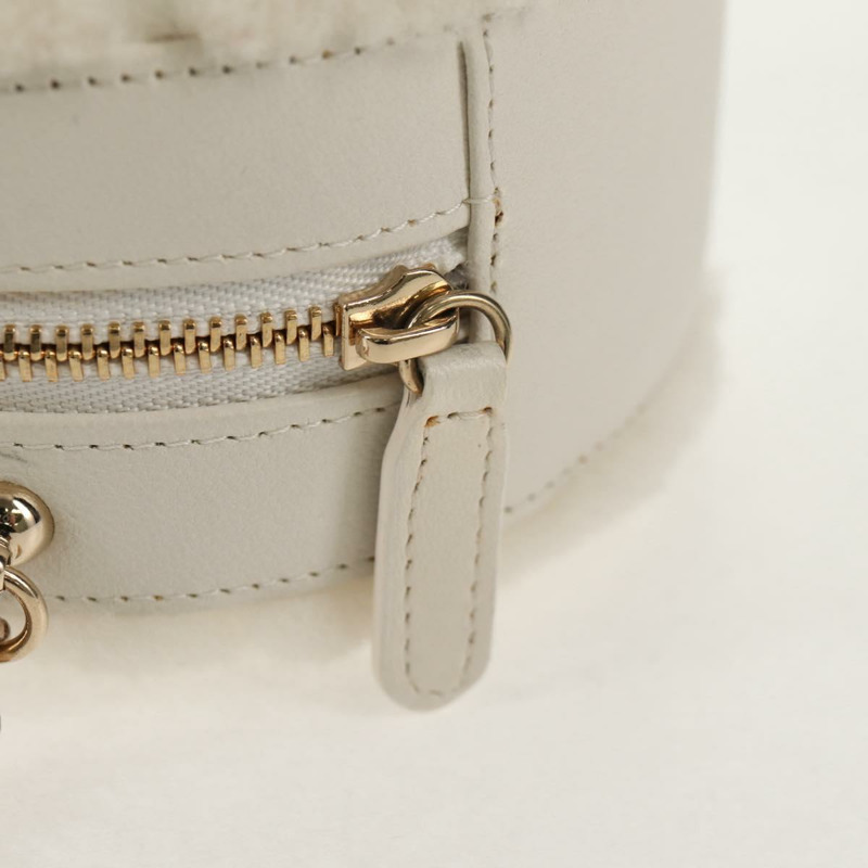 【日本直送】香奈兒 V 字縫線鏈條肩背包,羊毛白,金色雙 C 標誌,貨號 148461AM-15