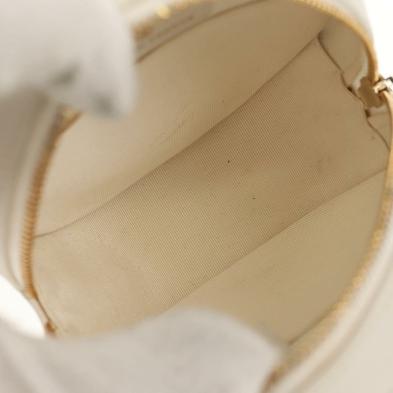 【日本直送】香奈兒 V 字縫線鏈條肩背包,羊毛白,金色雙 C 標誌,貨號 148461AM-17