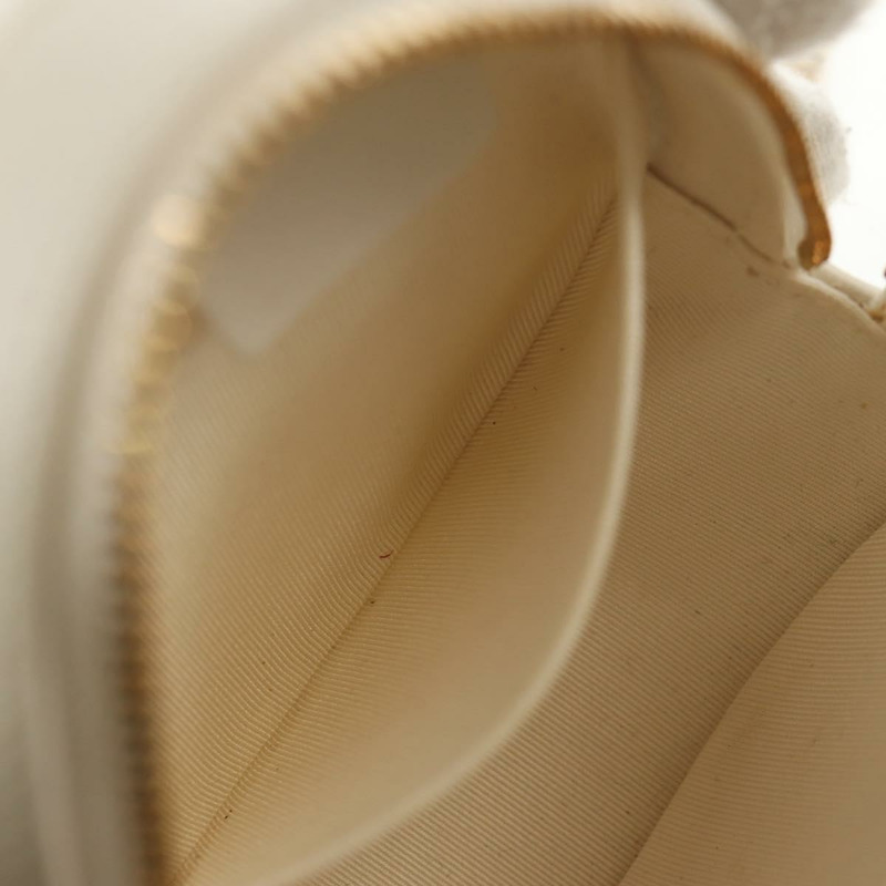 【日本直送】香奈兒 V 字縫線鏈條肩背包,羊毛白,金色雙 C 標誌,貨號 148461AM-21