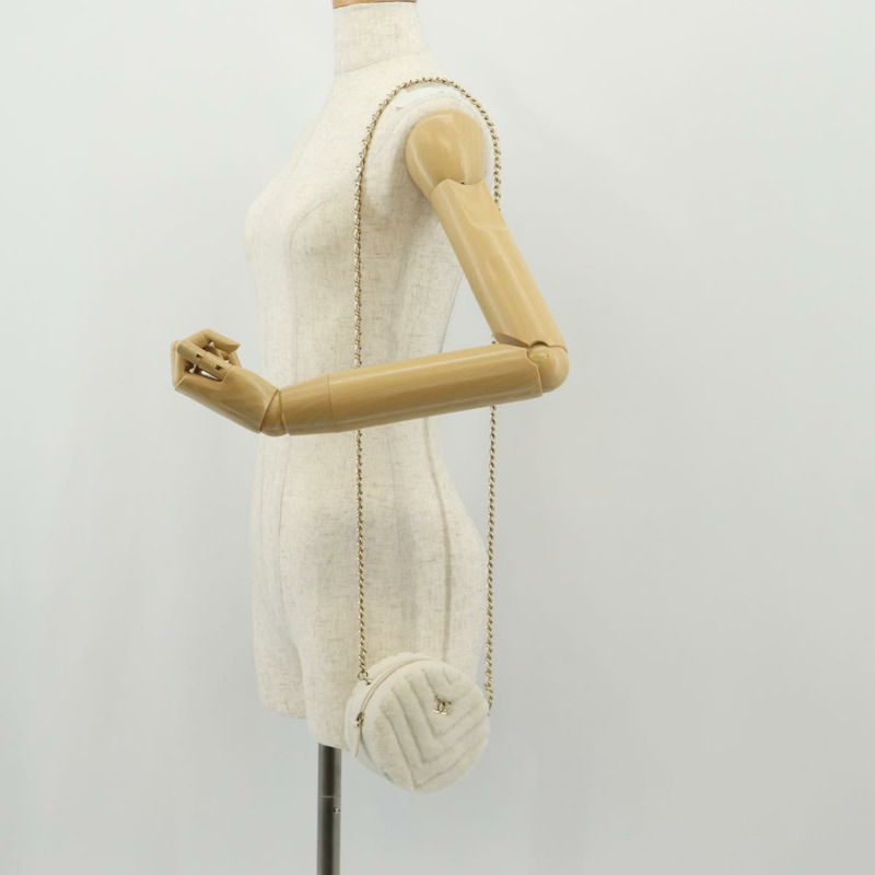 【日本直送】香奈兒 V 字縫線鏈條肩背包,羊毛白,金色雙 C 標誌,貨號 148461AM-23