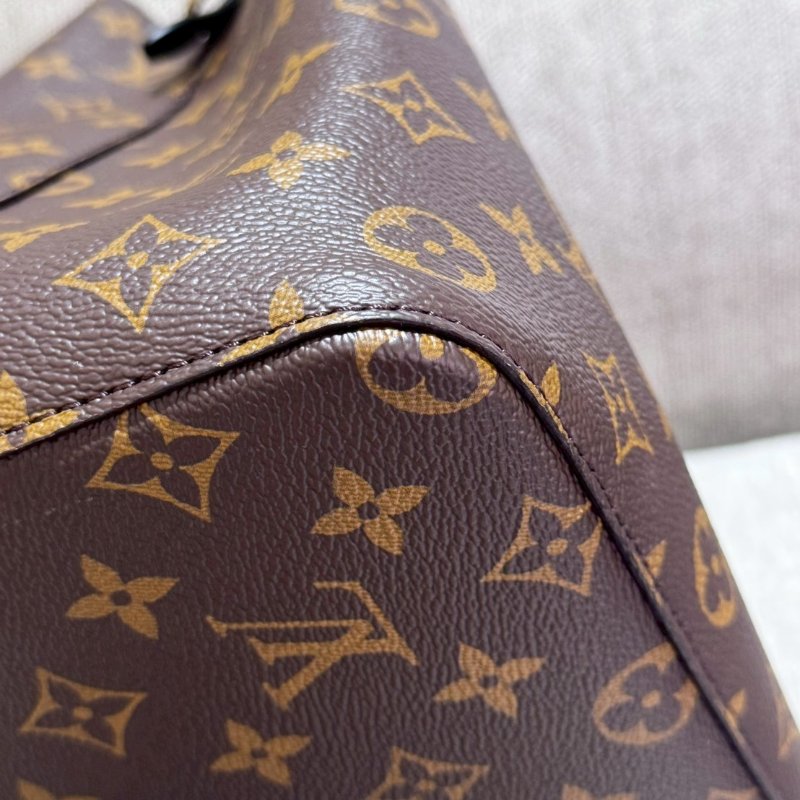 Louis Vuitton Neo Noe MM-11