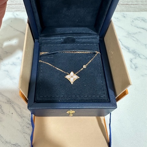 LV 高級珠寶項鍊 Q93612 粉色珍珠貝及鑽石