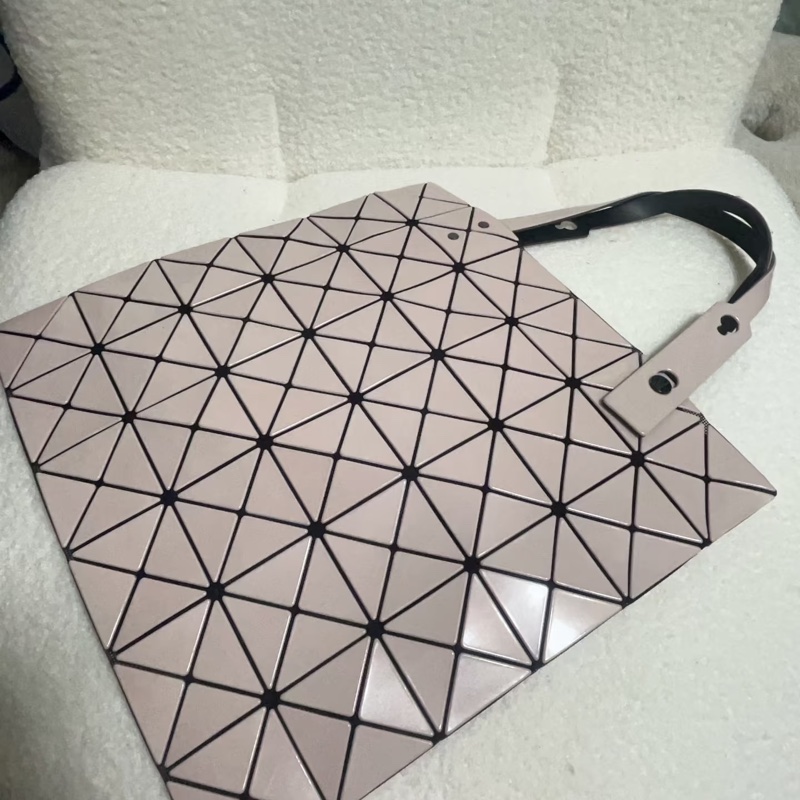 三宅一生經典六格奶茶色-0