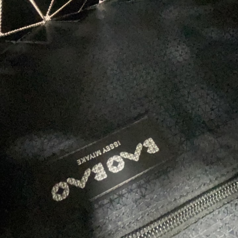 三宅一生經典六格奶茶色-2